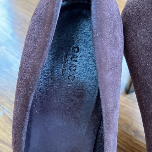 Gucci Suede & Patent Pumps - Picture 4 of 9